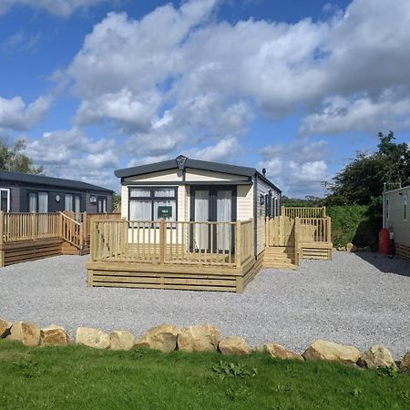 Lytham Luxe 6 Birth Caravan Weeton  Exterior photo